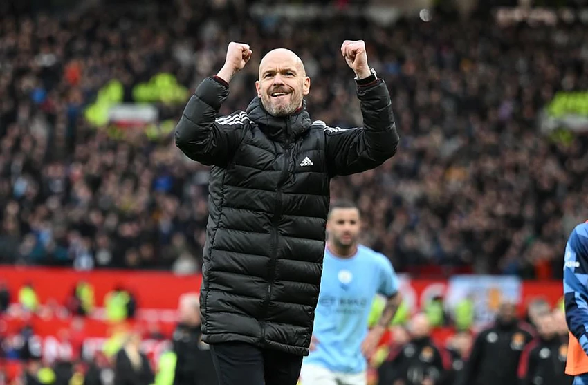 Ten Hag vui mừng sau khi MU đánh bại Man City. ẢNH: GETTY Ten Hag vui mừng sau khi MU đánh bại Man City. ẢNH: GETTY