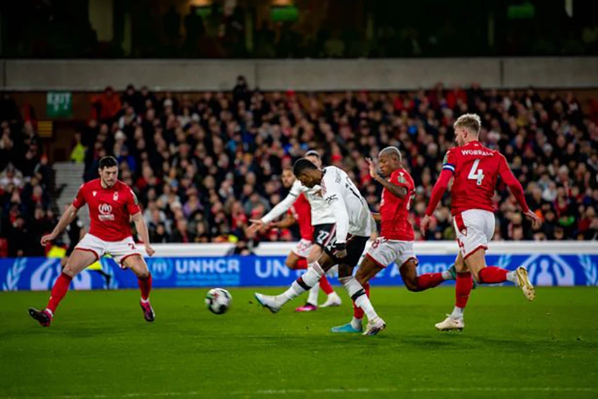 Rashford ghi bàn mở tỉ số cho MU với pha solo ngoạn mục từ phần sân nhà. ẢNH: GETTY Rashford ghi bàn mở tỉ số cho MU với pha solo ngoạn mục từ phần sân nhà. ẢNH: GETTY