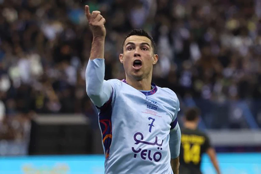Ronaldo ghi 2 bàn thắng cho đội liên quân Al Nassr - Al Hilal. ẢNH: GETTY Ronaldo ghi 2 bàn thắng cho đội liên quân Al Nassr - Al Hilal. ẢNH: GETTY