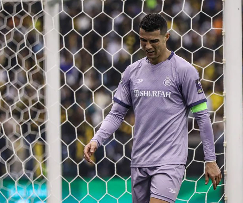 Ronaldo đang gặp khó khăn ở Al Nassr sau khi không thể ghi bàn trong 2 trận đầu tiên. ẢNH: GETTY Ronaldo đang gặp khó khăn ở Al Nassr sau khi không thể ghi bàn trong 2 trận đầu tiên. ẢNH: GETTY