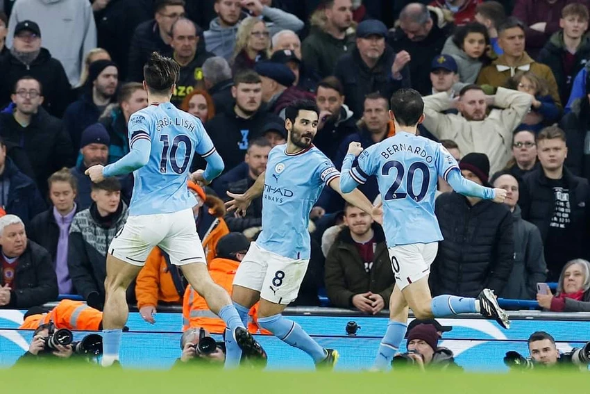 Man City phà hơi bóng vào Arsenal khi có chiến thắng trước Aston Villa. Ảnh: Getty