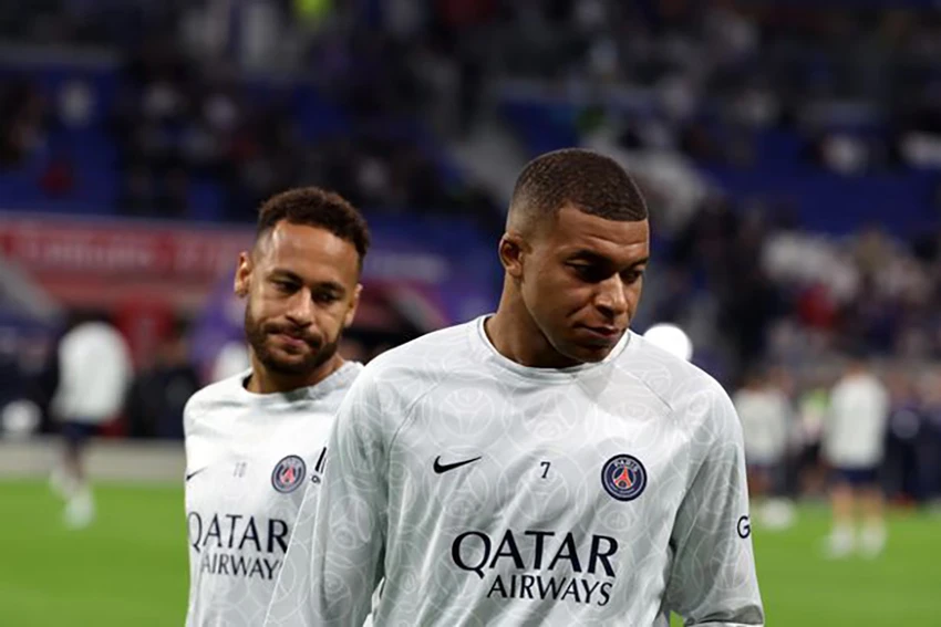 Neymar và Mbappe đều không muốn "nhìn mặt nhau". ẢNH: GETTY Neymar và Mbappe đều không muốn "nhìn mặt nhau". ẢNH: GETTY