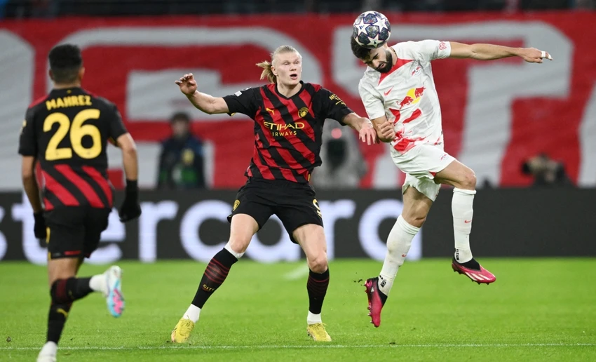 Erling Haaland không thể tạo ra đột biến khi bị hậu vệ Leipzig kèm quá sát. Ảnh: Getty Erling Haaland không thể tạo ra đột biến khi bị hậu vệ Leipzig kèm quá sát. Ảnh: Getty