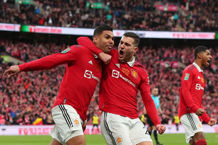 Tiền vệ người Brazil Casemiro là người ghi bàn mở tỉ số cho MU trong trận chung kết Carabao Cup. ẢNH: GETTY Tiền vệ người Brazil Casemiro là người ghi bàn mở tỉ số cho MU trong trận chung kết Carabao Cup. ẢNH: GETTY