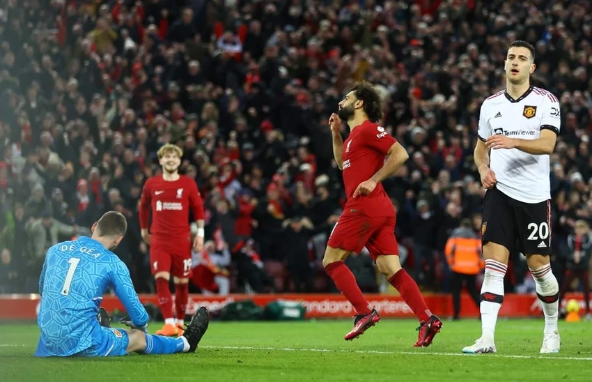 Liverpool áp đảo hoàn toàn thế trận khi dễ dàng ghi bàn vào lưới MU. Ảnh: Getty Liverpool áp đảo hoàn toàn thế trận khi dễ dàng ghi bàn vào lưới MU. Ảnh: Getty