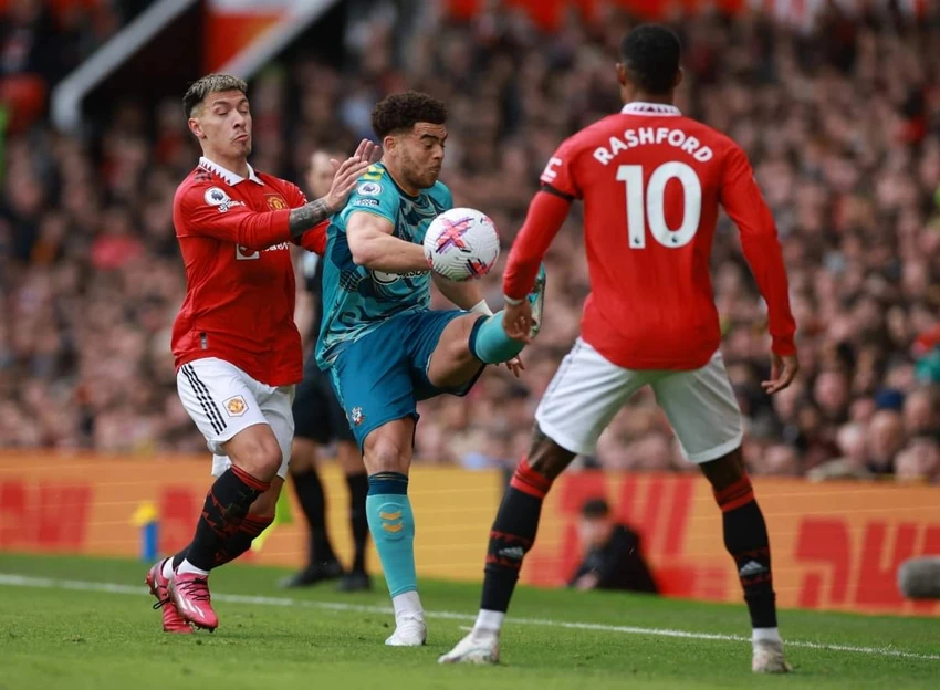 Dù thi đấu hơn người, nhưng Southampton lại tận dụng không thành công. Ảnh: Getty Dù thi đấu hơn người, nhưng Southampton lại tận dụng không thành công. Ảnh: Getty