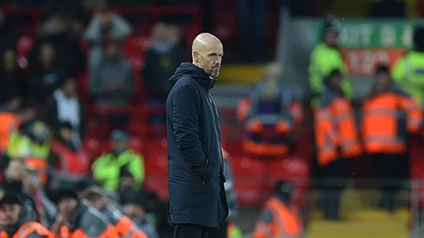 Ten Hag không tin vào mắt mình khi chứng kiến MU thất bại 0-7 trước Liverpool. ẢNH: GETTY Ten Hag không tin vào mắt mình khi chứng kiến MU thất bại 0-7 trước Liverpool. ẢNH: GETTY