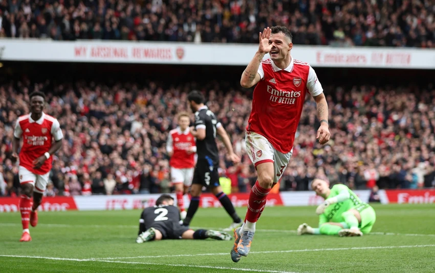 Arsenal đang bay cao ở đấu trường Premier League. Ảnh: Getty
