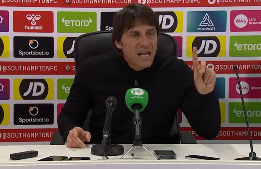 Conte giận dữ lên truyền thống phơi bày tình hình nội bộ không thể khá nổi của Tottenham. ẢNH: SKY SPORTS Conte giận dữ lên truyền thống phơi bày tình hình nội bộ không thể khá nổi của Tottenham. ẢNH: SKY SPORTS