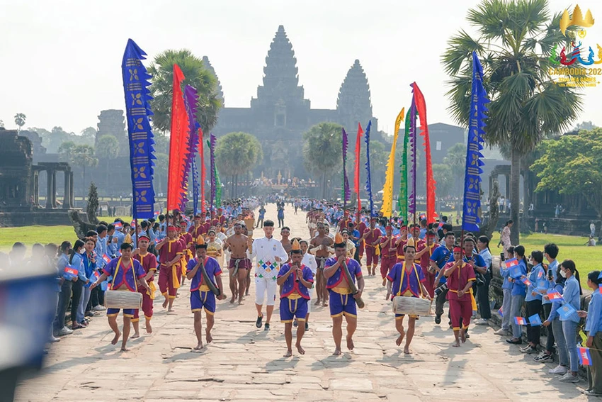 Ngọn đuốc lên đường... ra nước ngoài ở chặng đầu tiên là đến Hà Nội. Ngọn đuốc lên đường... ra nước ngoài ở chặng đầu tiên là đến Hà Nội.