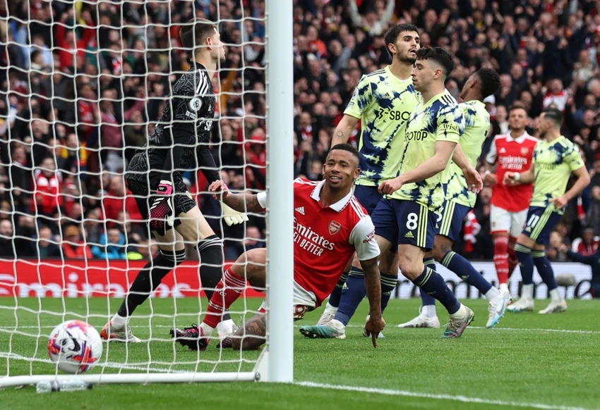 Jesus góp công lớn khi lập cú đúp giúp Pháo thủ giành thắng lợi 4-1. Ảnh: Reuters Jesus góp công lớn khi lập cú đúp giúp Pháo thủ giành thắng lợi 4-1. Ảnh: Reuters