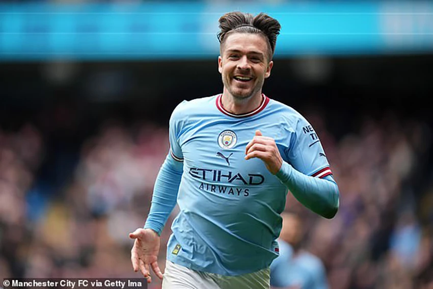 Jack Grealish nhiều lần làm khổ Trent Alexander-Arnold trong trận đấu. ẢNH: GETTY Jack Grealish nhiều lần làm khổ Trent Alexander-Arnold trong trận đấu. ẢNH: GETTY