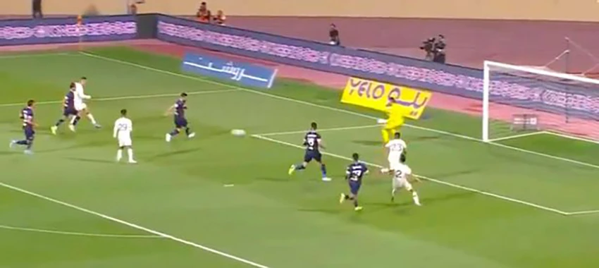 Đây là bàn thắng thứ 834 trong sự nghiệp cầu thủ của Ronaldo. ẢNH: DAILY STAR Đây là bàn thắng thứ 834 trong sự nghiệp cầu thủ của Ronaldo. ẢNH: DAILY STAR