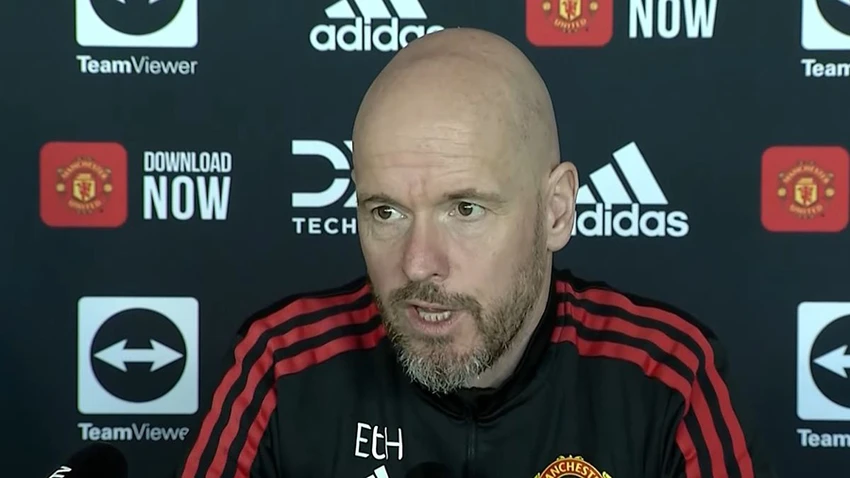 Ten Hag vẫn còn chưa nguôi cơn giận với Carroll. ẢNH: MIRROR Ten Hag vẫn còn chưa nguôi cơn giận với Carroll. ẢNH: MIRROR