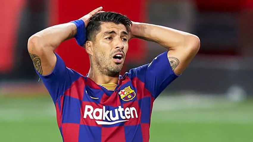 Luis Suarez rời Barca trong cay đắng. ẢNH: GETTY Luis Suarez rời Barca trong cay đắng. ẢNH: GETTY
