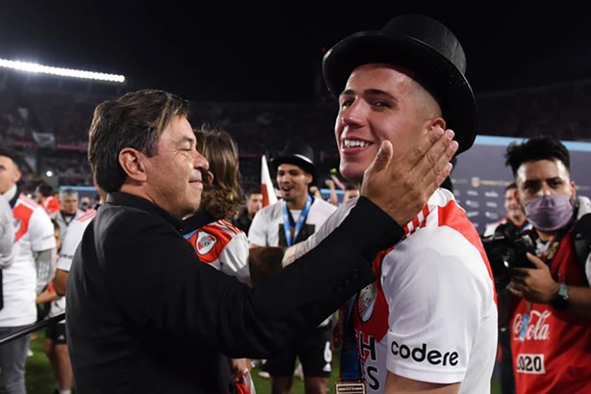 Enzo Fernandez xem Marcelo Gallardo như người cha thứ hai. ẢNH: GETTY Enzo Fernandez xem Marcelo Gallardo như người cha thứ hai. ẢNH: GETTY