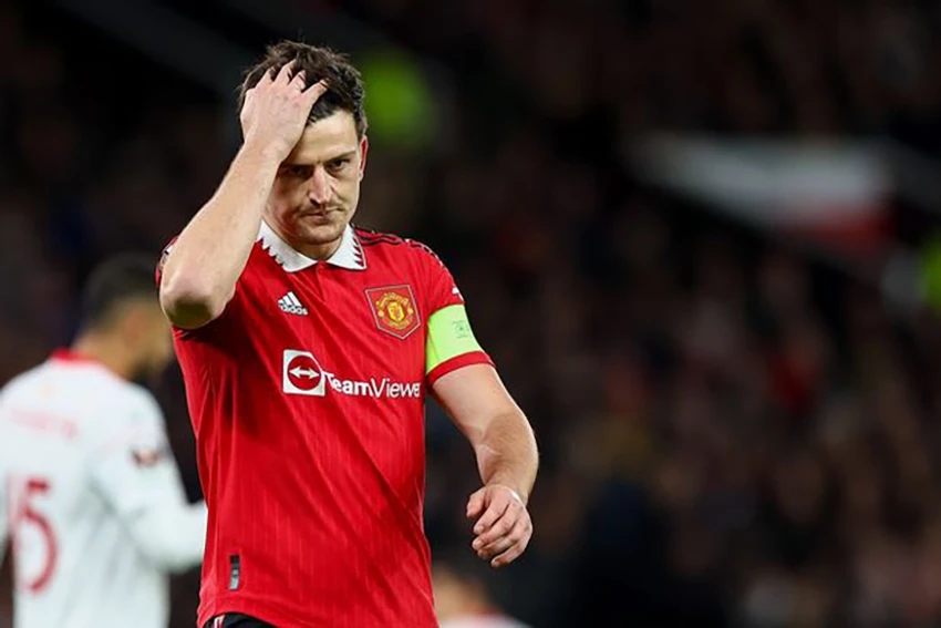 Maguire bây giờ là chỗ dựa ở trung tâm hàng thủ MU, nhưng anh sẽ bị treo giò trong trận bán kết FA Cup. ẢNH: GETTY Maguire bây giờ là chỗ dựa ở trung tâm hàng thủ MU, nhưng anh sẽ bị treo giò trong trận bán kết FA Cup. ẢNH: GETTY