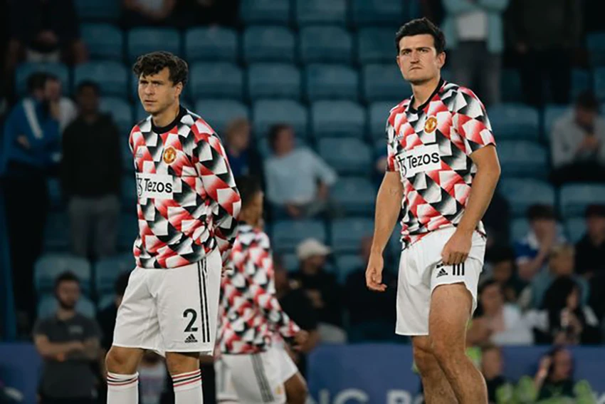 Maguire và Lindelof được xem là thảm họa ở hàng thủ MU trong những mùa giải gần đây. ẢNH: GETTY
