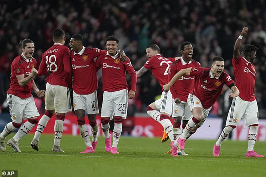 MU vừa hạ Brighton đầy kịch tính sau loạt sút luân lưu ở bán kết FA Cup để gặp Man City trong trận chung kết. ẢNH: AP MU vừa hạ Brighton đầy kịch tính sau loạt sút luân lưu ở bán kết FA Cup để gặp Man City trong trận chung kết. ẢNH: AP