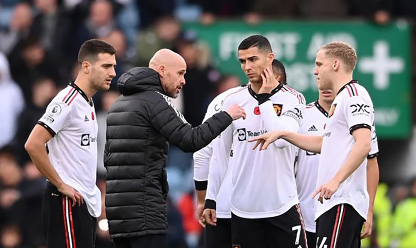 Có 1 cầu thủ MU sa sút phong độ vì luôn cố gắng chuyền bóng cho Ronaldo, ảnh hưởng đến lối chơi chung của cả đội. ẢNH: GETTY Có 1 cầu thủ MU sa sút phong độ vì luôn cố gắng chuyền bóng cho Ronaldo, ảnh hưởng đến lối chơi chung của cả đội. ẢNH: GETTY