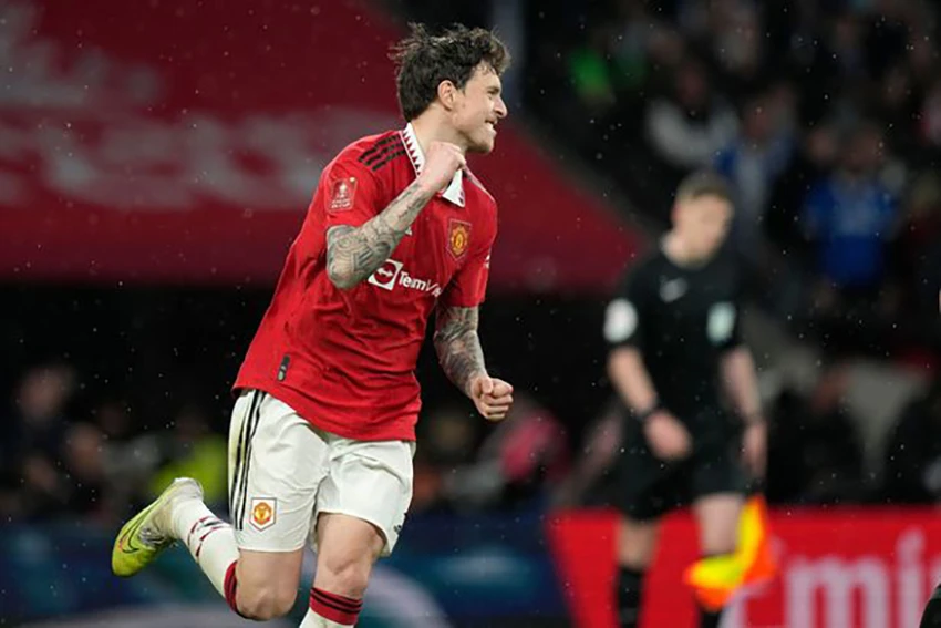 Lindelof là cầu thủ thực hiện thành công quả penalty quyết định giúp MU thắng Brighton để vào chung kết FA Cup. ẢNH: GETTY Lindelof là cầu thủ thực hiện thành công quả penalty quyết định giúp MU thắng Brighton để vào chung kết FA Cup. ẢNH: GETTY