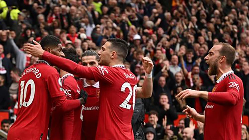 Các cầu thủ MU có chiến thắng nhọc nhằn nhưng cực kỳ quan trọng trước Aston Villa. ẢNH: GETTY Các cầu thủ MU có chiến thắng nhọc nhằn nhưng cực kỳ quan trọng trước Aston Villa. ẢNH: GETTY