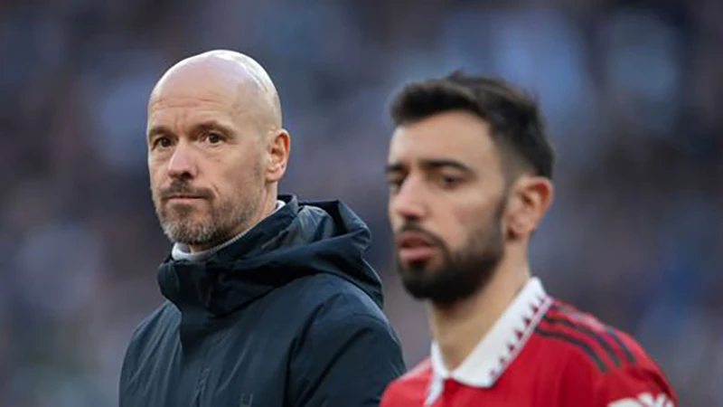 Ten Hag khẳng định Bruno Fernandes xứng danh thủ quân MU. ẢNH: GETTY Ten Hag khẳng định Bruno Fernandes xứng danh thủ quân MU. ẢNH: GETTY