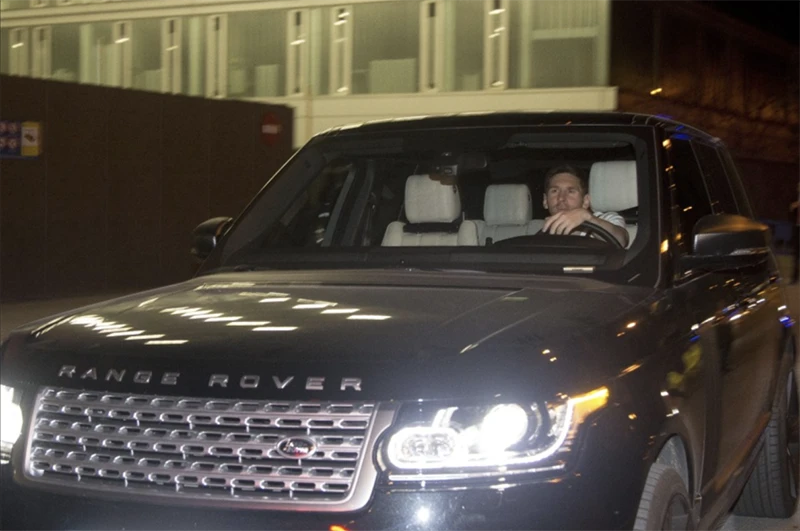 Messi được bắt gặp lái chiếc Ranger Rover khi còn chơi cho Barca. ẢNH: GETTY Messi được bắt gặp lái chiếc Ranger Rover khi còn chơi cho Barca. ẢNH: GETTY
