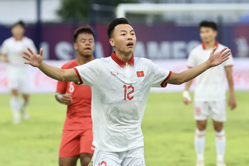 Thái Sơn có 1 trận đấu cực kỳ xuất sắc. ẢNH: ANH PHƯƠNG Thái Sơn có 1 trận đấu cực kỳ xuất sắc. ẢNH: ANH PHƯƠNG