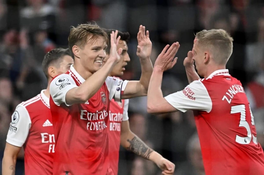 Thắng Chelsea, Arsenal lấy lại ngôi đầu bảng từ tay Man City. Ảnh: Reuters Thắng Chelsea, Arsenal lấy lại ngôi đầu bảng từ tay Man City. Ảnh: Reuters