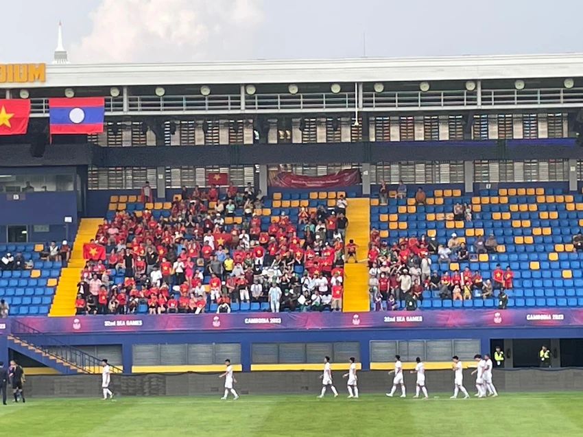 Hạ gục Singapore, U-22 Việt Nam dẫn đầu bảng B SEA Games 32 ảnh 8 Hạ gục Singapore, U-22 Việt Nam dẫn đầu bảng B SEA Games 32 ảnh 8