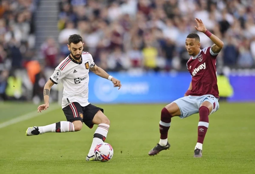 Bruno Fernandes thi đấu dưới sức, MU không thể triển khai tấn công mạch lạc. Ảnh: Reuters Bruno Fernandes thi đấu dưới sức, MU không thể triển khai tấn công mạch lạc. Ảnh: Reuters