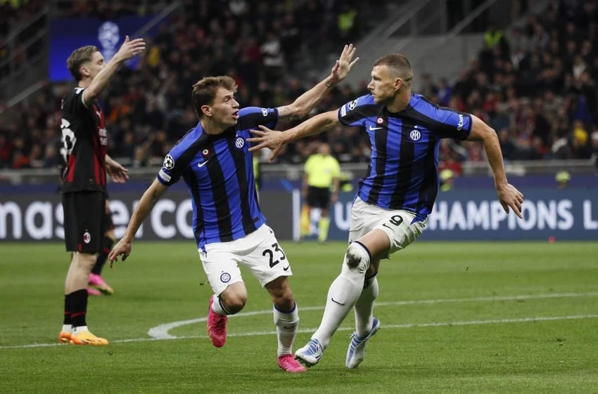 Edin Dzeko tỏa sáng với cú vô lê đẹp mắt, giúp Inter chắc suất vào trận chung kết. Ảnh: Reuters Edin Dzeko tỏa sáng với cú vô lê đẹp mắt, giúp Inter chắc suất vào trận chung kết. Ảnh: Reuters