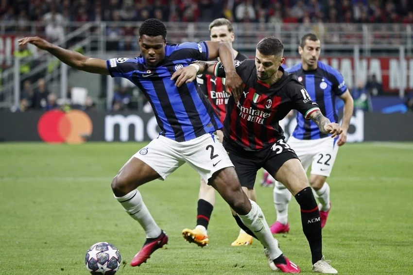 AC Milan thi đấu lép vế hoàn toàn trước Inter Milan. Ảnh: Reuters AC Milan thi đấu lép vế hoàn toàn trước Inter Milan. Ảnh: Reuters