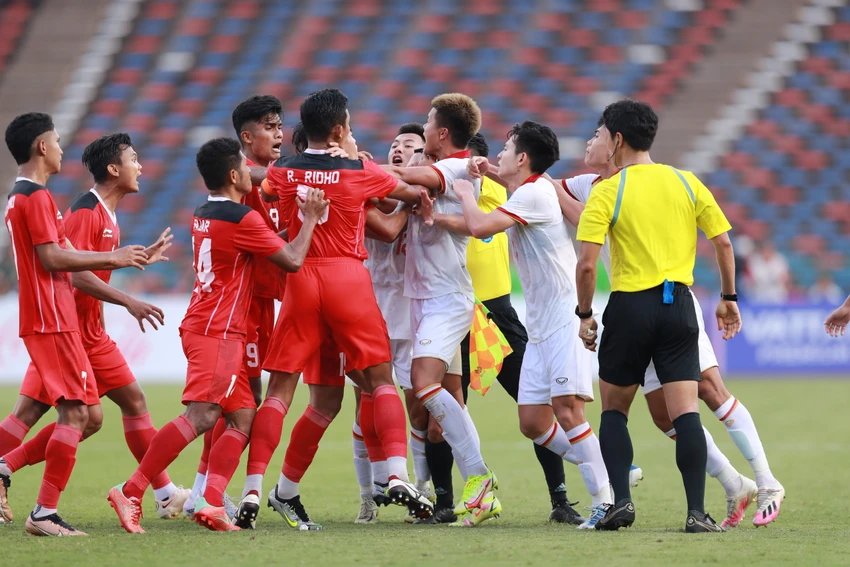 Bàn thua phút bù giờ khiến Việt Nam thành cựu vương SEA Games ảnh 18 Bàn thua phút bù giờ khiến Việt Nam thành cựu vương SEA Games ảnh 18