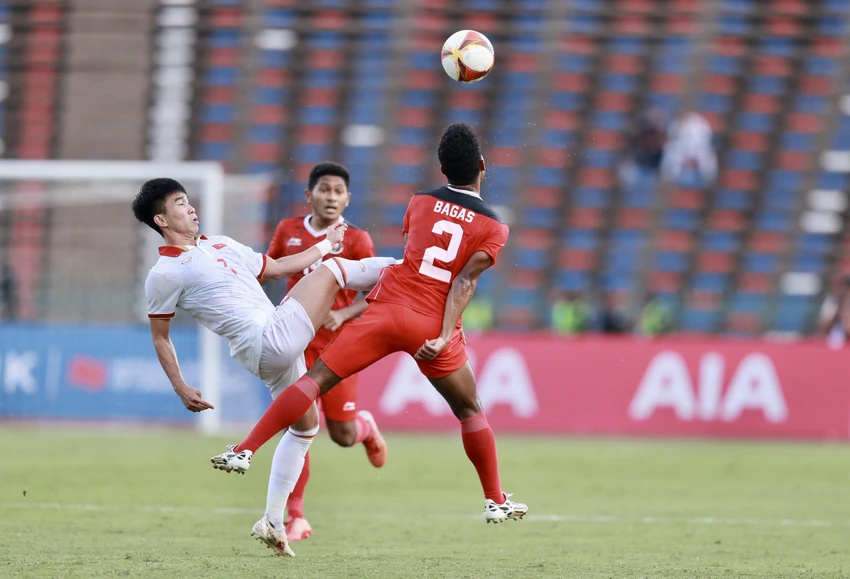 U-22 Indonesia chơi hay trong những phút đầu trận. U-22 Indonesia chơi hay trong những phút đầu trận.