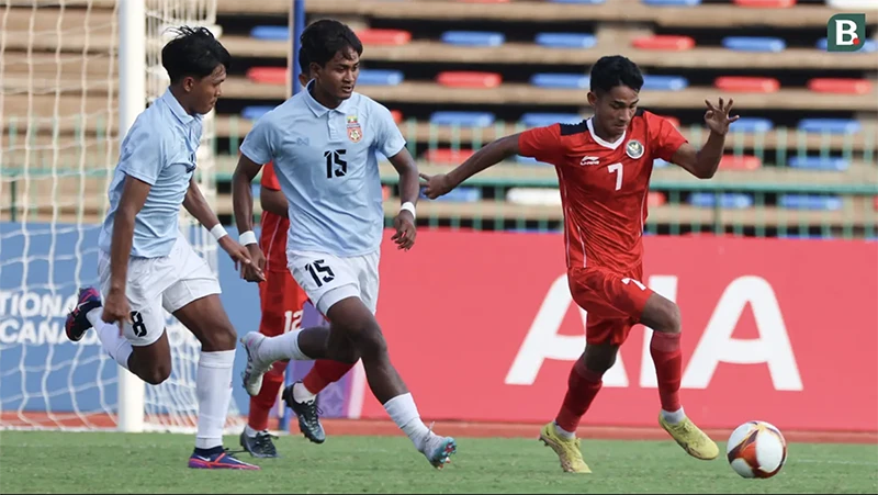 Indonesia phụ thuộc lớn vào khả năng của Ferdinand ở hàng tiền vệ Indonesia. ẢNH: BOLA Indonesia phụ thuộc lớn vào khả năng của Ferdinand ở hàng tiền vệ Indonesia. ẢNH: BOLA