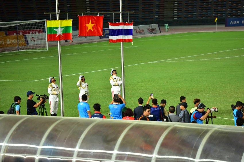 Lễ cử quốc ca Việt Nam, quốc gia giành HCV bóng đá nữ SEA Games 32. Lễ cử quốc ca Việt Nam, quốc gia giành HCV bóng đá nữ SEA Games 32.