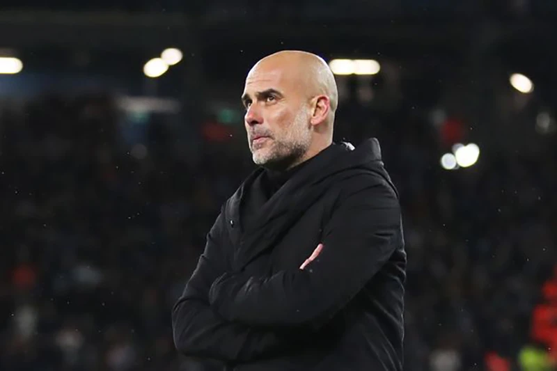 Guardiola sắp san bằng kỷ lục 3 lần vô địch Premier League liên tiếp của Sir Alex. ẢNH: GETTY Guardiola sắp san bằng kỷ lục 3 lần vô địch Premier League liên tiếp của Sir Alex. ẢNH: GETTY