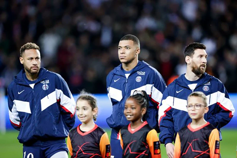 Bộ ba của PSG Neymar, Mbappe và Messi đều nằm trong Top 50. ẢNH: GETTY Bộ ba của PSG Neymar, Mbappe và Messi đều nằm trong Top 50. ẢNH: GETTY