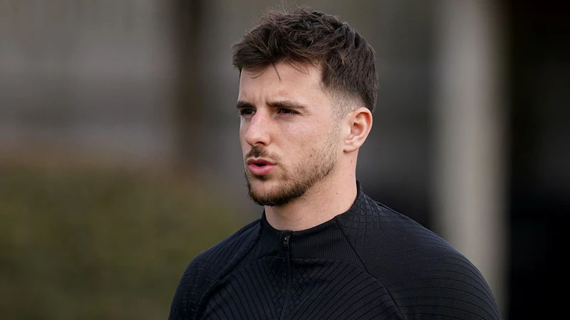 Mason Mount chỉ còn 1 năm hợp đồng với Chelsea. ẢNH: GETTY Mason Mount chỉ còn 1 năm hợp đồng với Chelsea. ẢNH: GETTY