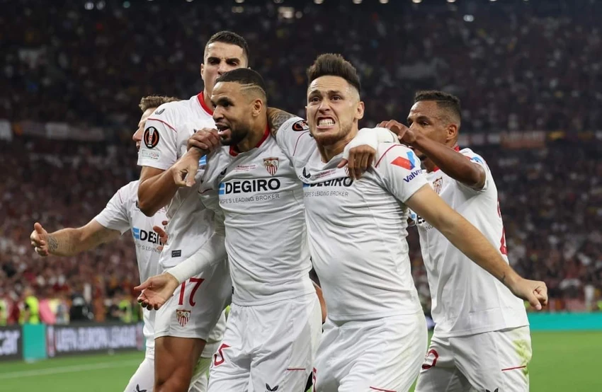 Bản lĩnh của nhà vua Europa League đã giúp Sevilla lội ngược dòng thành công. Ảnh: Reuters Bản lĩnh của nhà vua Europa League đã giúp Sevilla lội ngược dòng thành công. Ảnh: Reuters