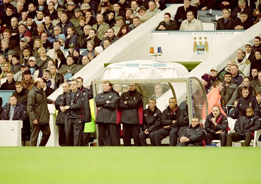 Steve McClaren thay Sir Alex Ferguson dẫn dắt 1 trận derby thành Manchester. ẢNH: GETTY