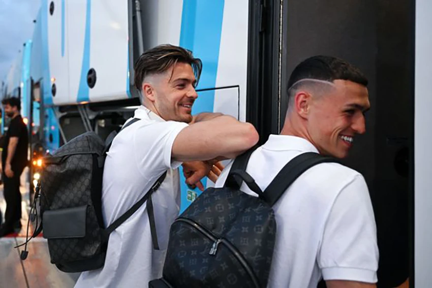 Jack Grealish và Phil Foden trông rất thoải mái. ẢNH: GETTY Jack Grealish và Phil Foden trông rất thoải mái. ẢNH: GETTY