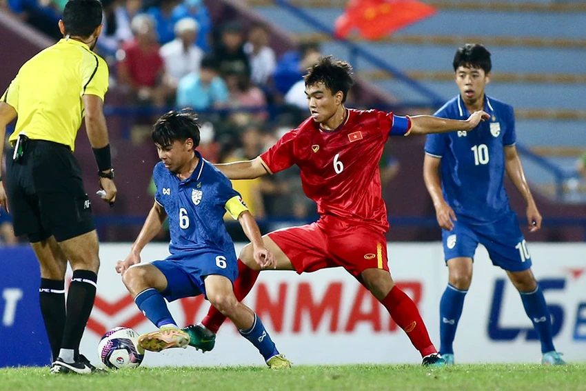 U-17 VN là đội đứng đầu bảng ở vòng loại. U-17 VN là đội đứng đầu bảng ở vòng loại.