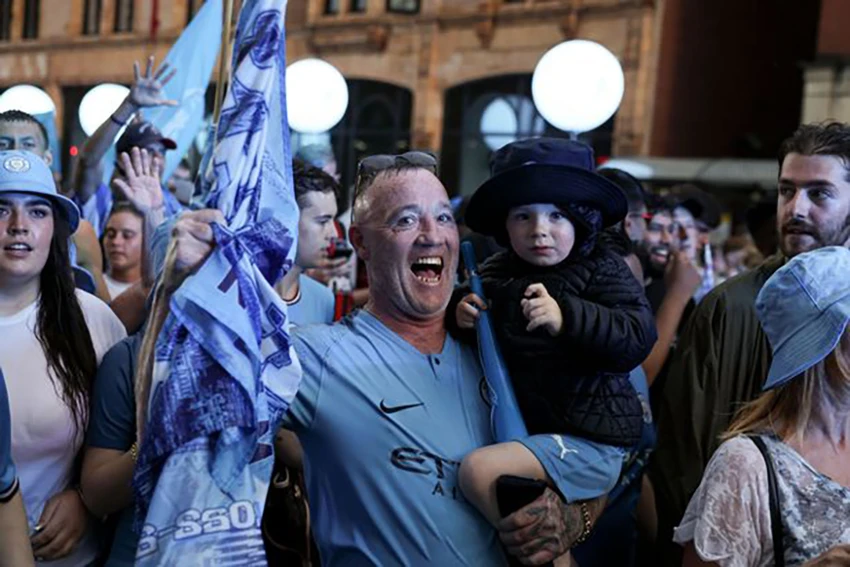 Fan Man City là những người vui nhất lúc này. ẢNH: REX Fan Man City là những người vui nhất lúc này. ẢNH: REX
