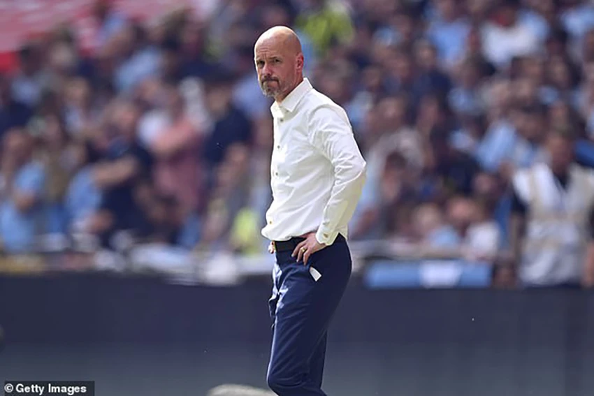 Ten Hag chưa thôi ý định đưa De Jong đến MU. ẢNH: GETTY Ten Hag chưa thôi ý định đưa De Jong đến MU. ẢNH: GETTY