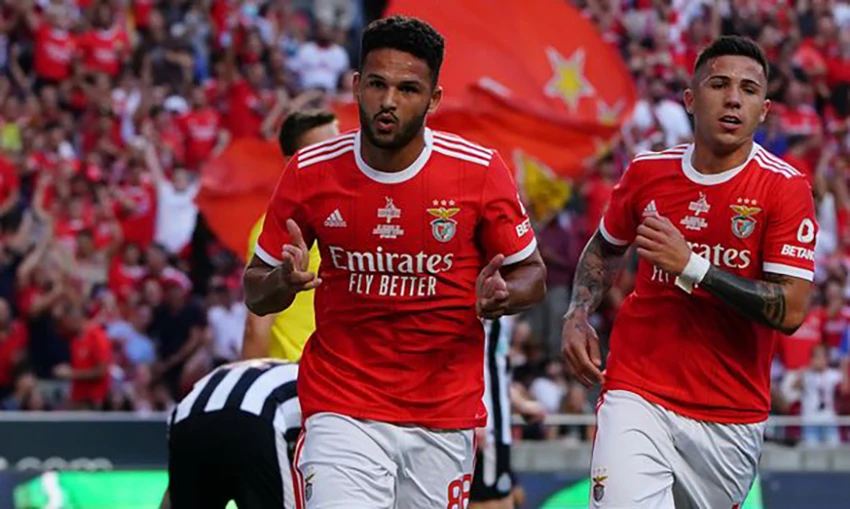 Ramos từng khiến Ronaldo phải ngồi dự bị ở World Cup. ẢNH: GETTY Ramos từng khiến Ronaldo phải ngồi dự bị ở World Cup. ẢNH: GETTY