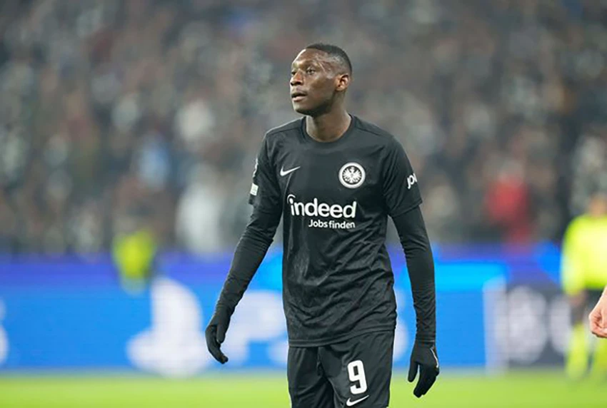 Kolo Muani từng bỏ lỡ cơ hội vàng giúp Pháp bảo vệ thành công danh hiệu World Cup. ẢNH: GETTY Kolo Muani từng bỏ lỡ cơ hội vàng giúp Pháp bảo vệ thành công danh hiệu World Cup. ẢNH: GETTY