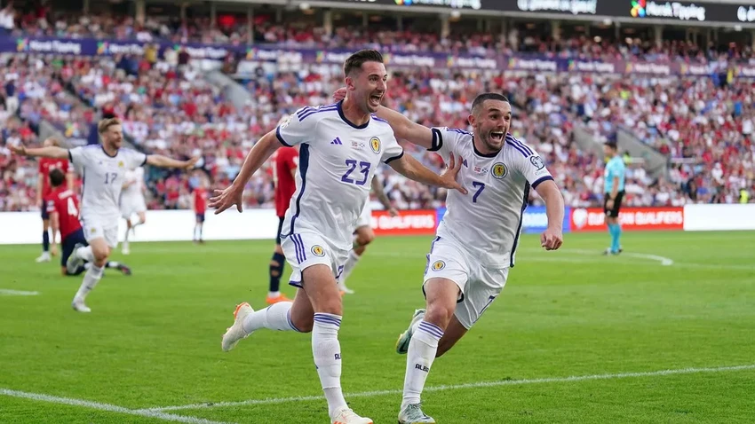 Scotland ghi 2 bàn trong những phút cuối để ngược dòng ngoạn mục thắng Na Uy 2-1. ẢNH: GETTY